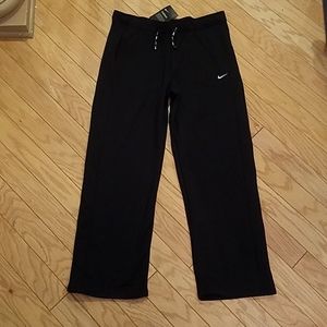 NWT Nike therma sweatpants